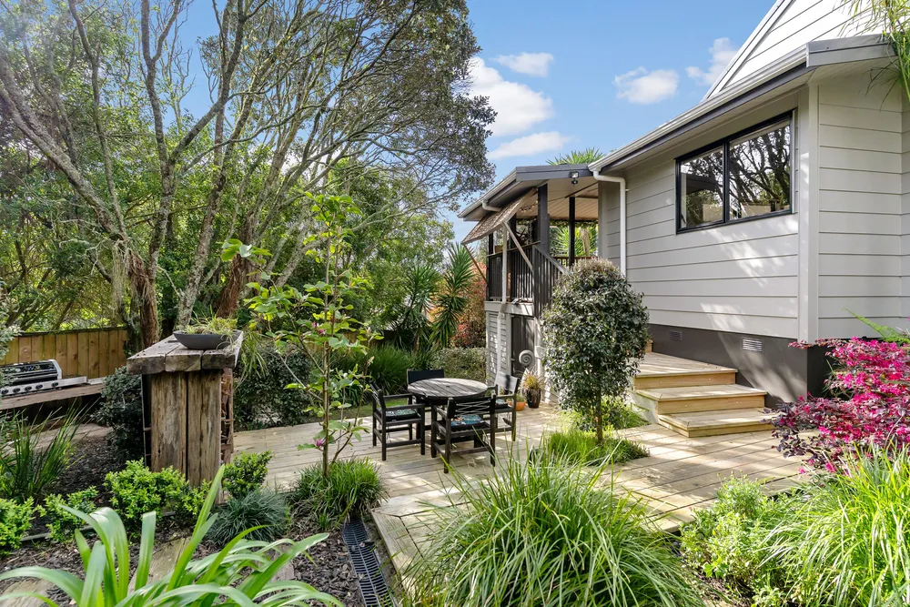 Photos of 16 Picasso Drive