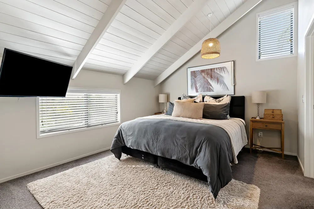 Photos of 16 Picasso Drive
