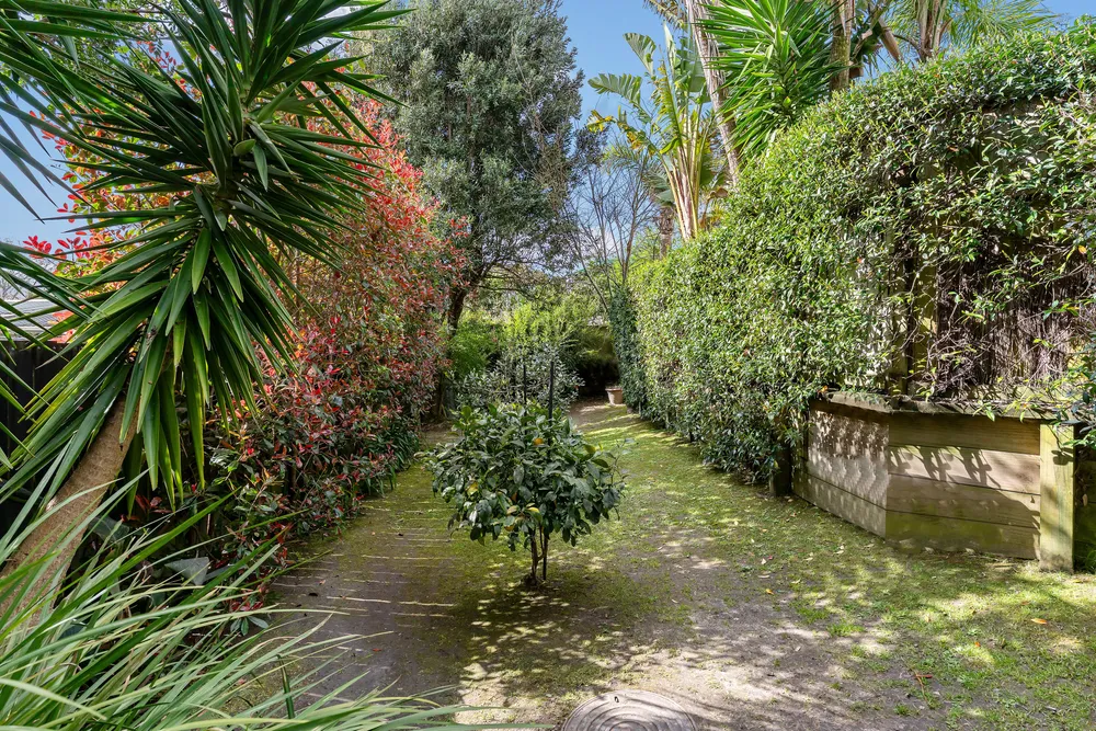 Photos of 16 Picasso Drive