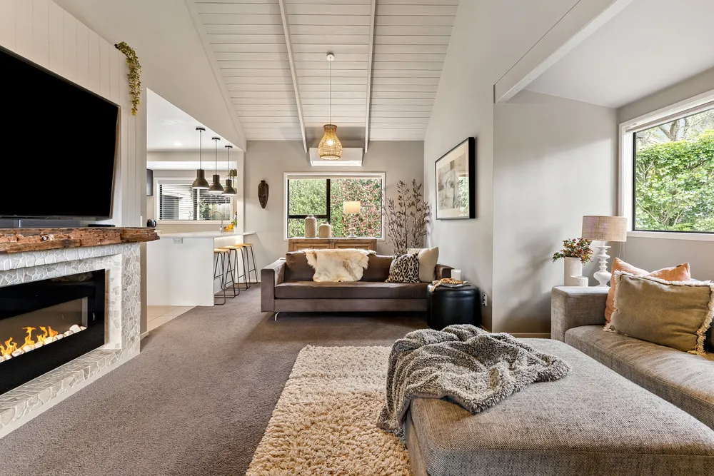 Photos of 16 Picasso Drive