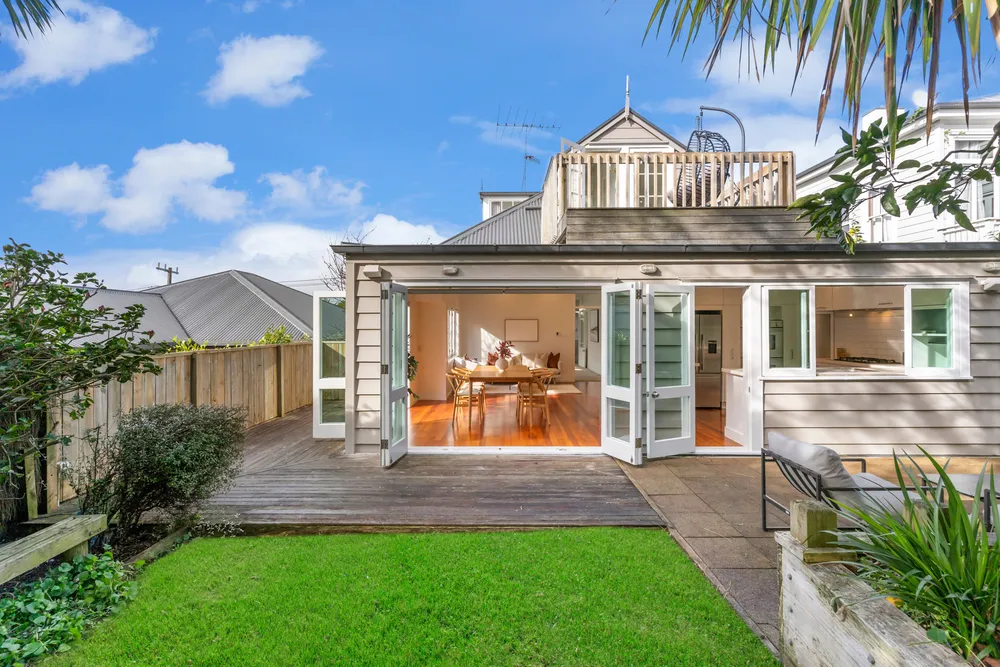 Photos of 19 St Aubyn Street