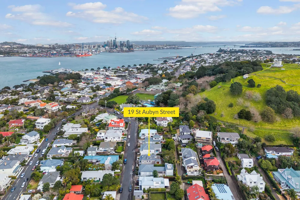 Photos of 19 St Aubyn Street