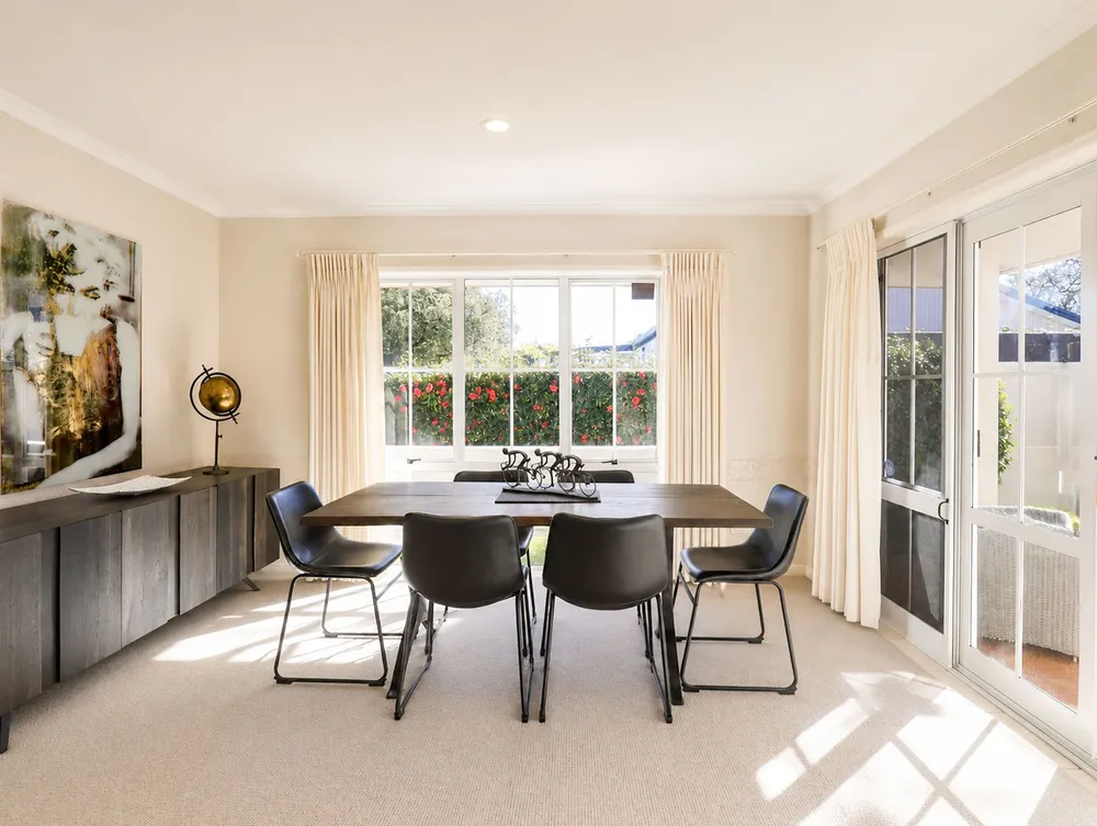 Photos of 21 Fifth Avenue