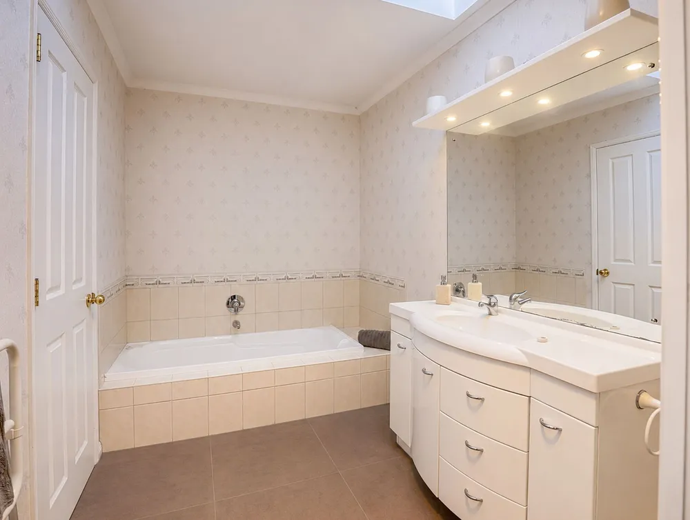 Photos of 21 Fifth Avenue