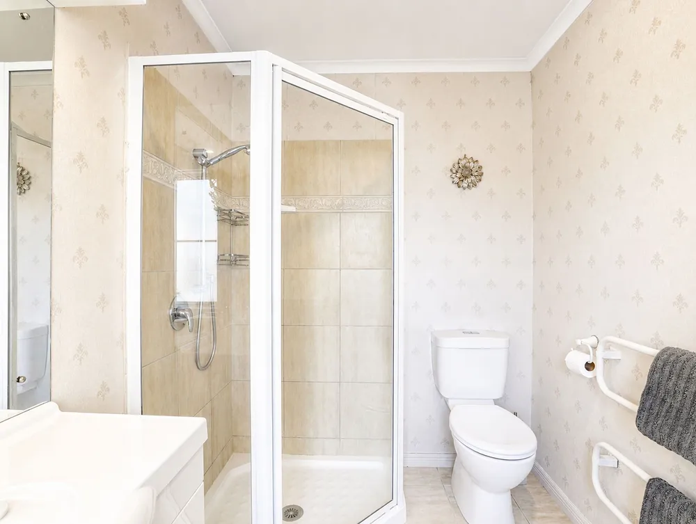 Photos of 21 Fifth Avenue