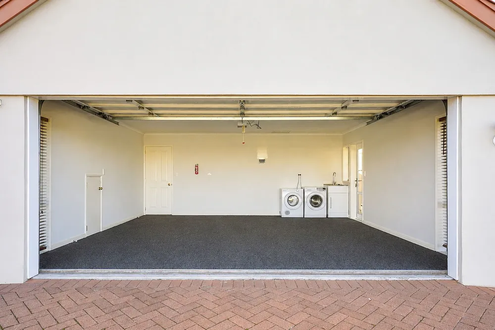 Photos of 21 Fifth Avenue