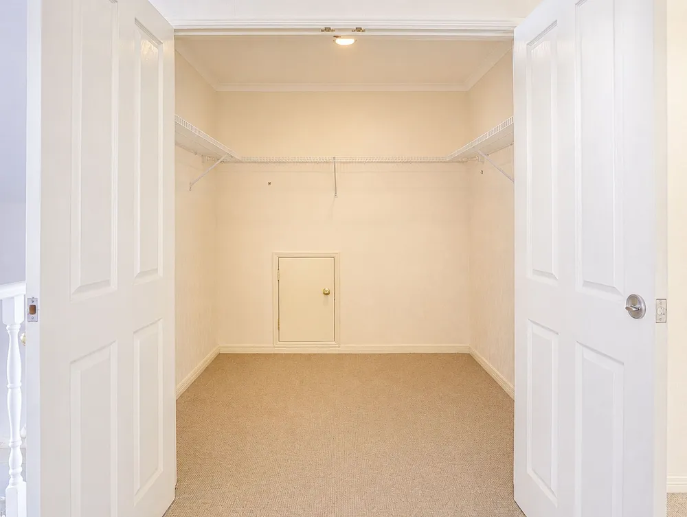 Photos of 21 Fifth Avenue