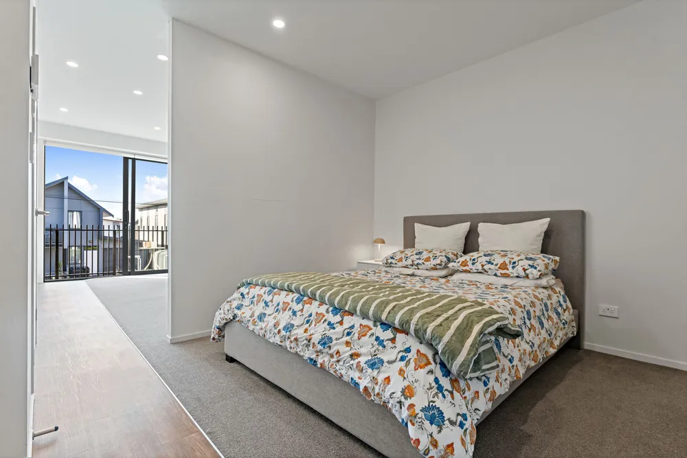 Photos of 107/38E Fraser Avenue