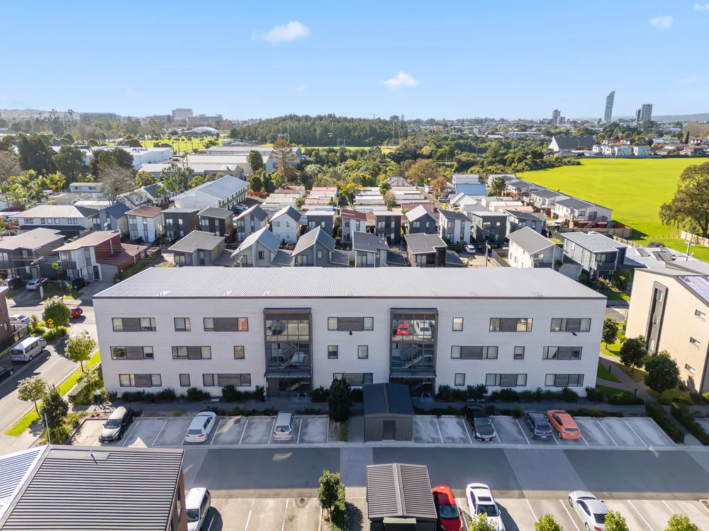 Photos of 107/38E Fraser Avenue