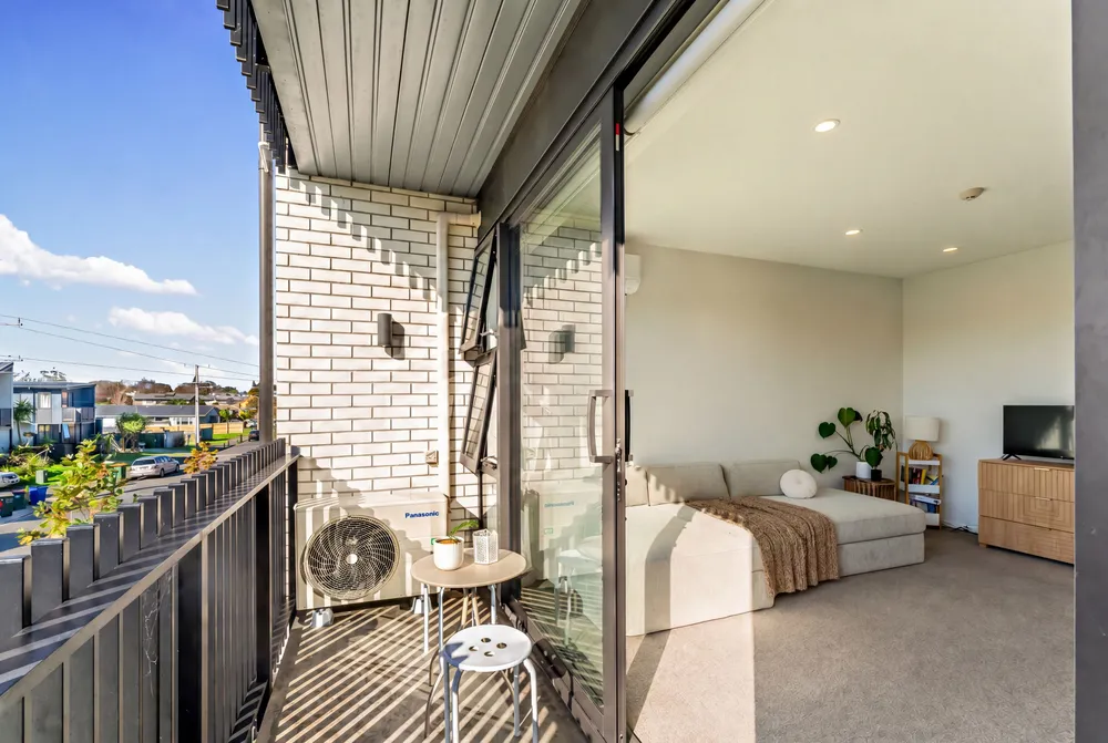 Photos of 107/38E Fraser Avenue