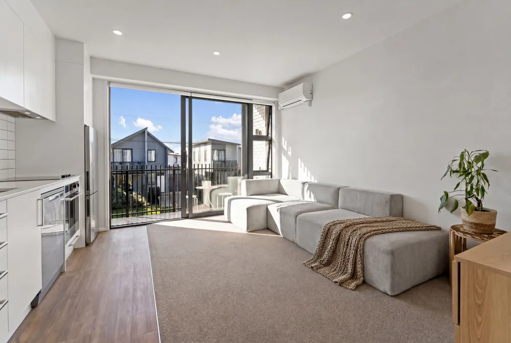 Photos of 107/38E Fraser Avenue