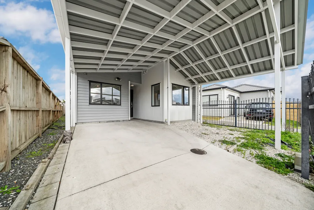 Photos of 42 Farmland Road