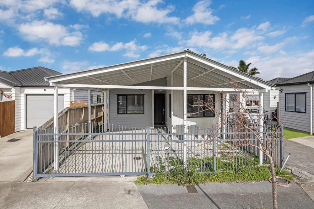 Photos of 42 Farmland Road