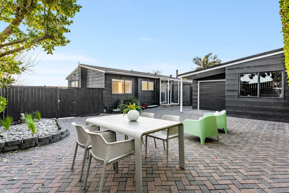 Photos of 193 Abbotts Way