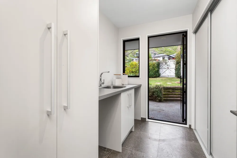 Photos of 10 Lucas Lane