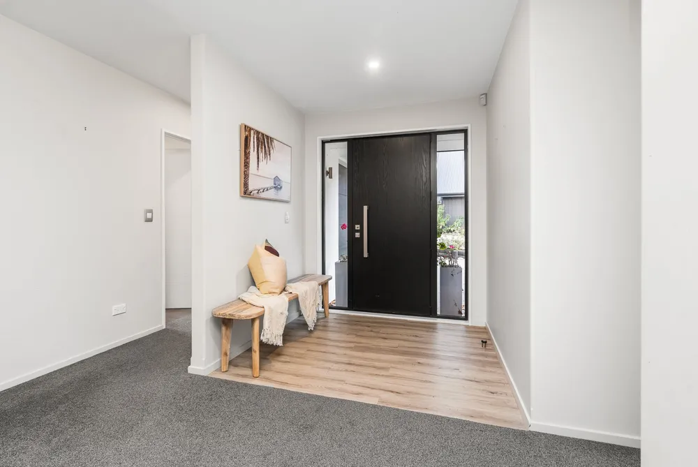 Photos of 10 Lucas Lane