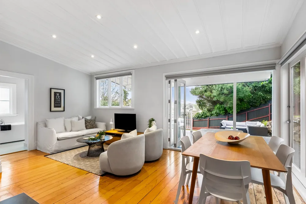 Photos of 37 Cooper Street