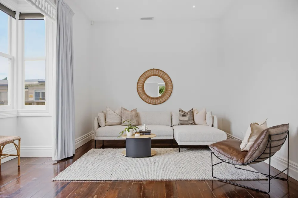 Photos of 35A Holly Street