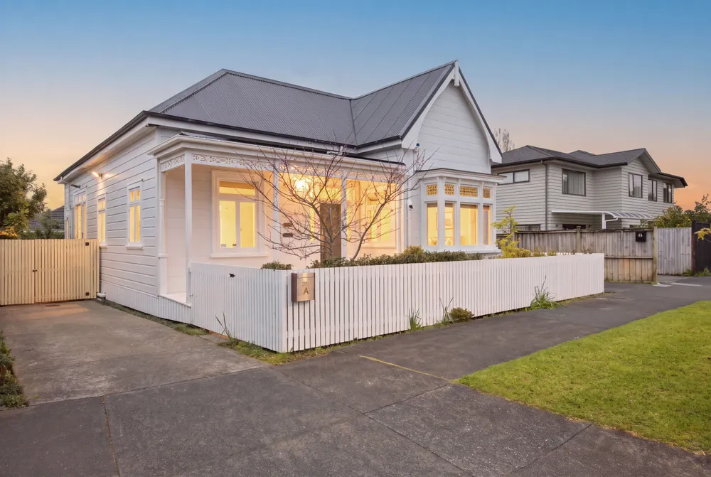 Photos of 35A Holly Street