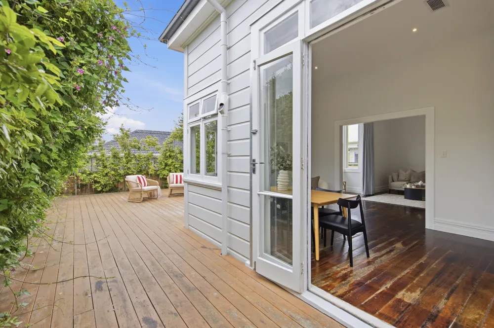 Photos of 35A Holly Street