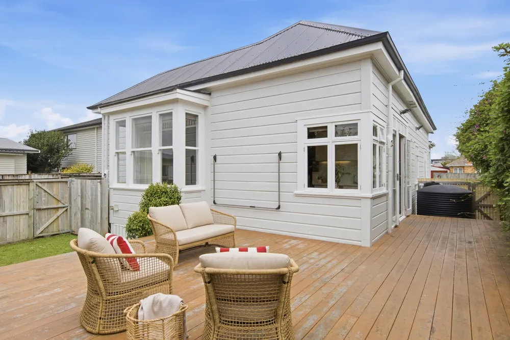 Photos of 35A Holly Street