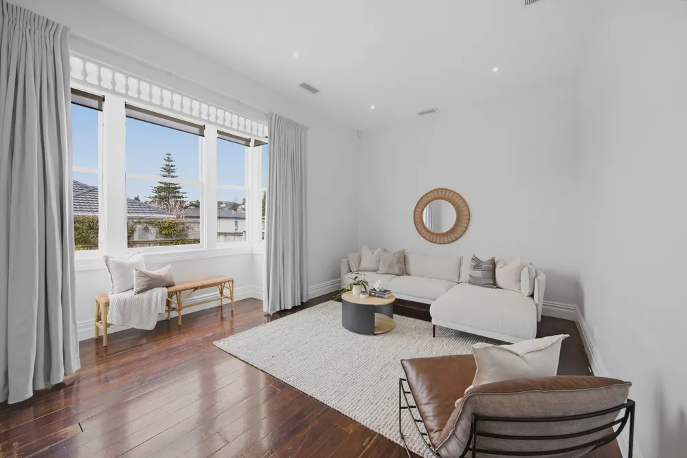 Photos of 35A Holly Street