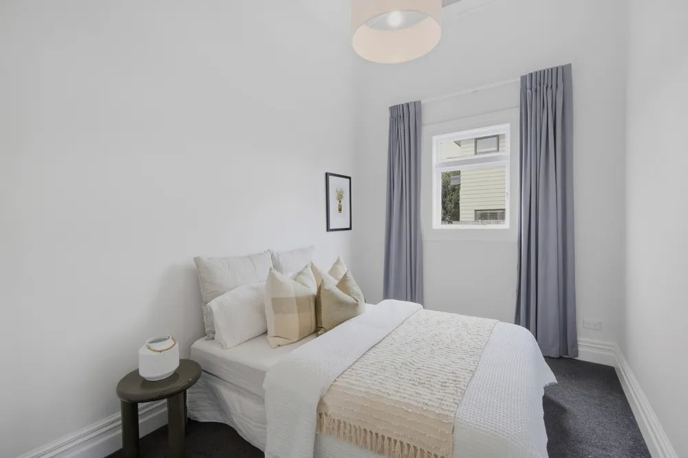 Photos of 35A Holly Street