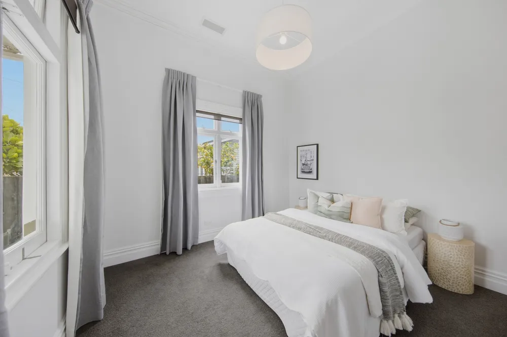 Photos of 35A Holly Street
