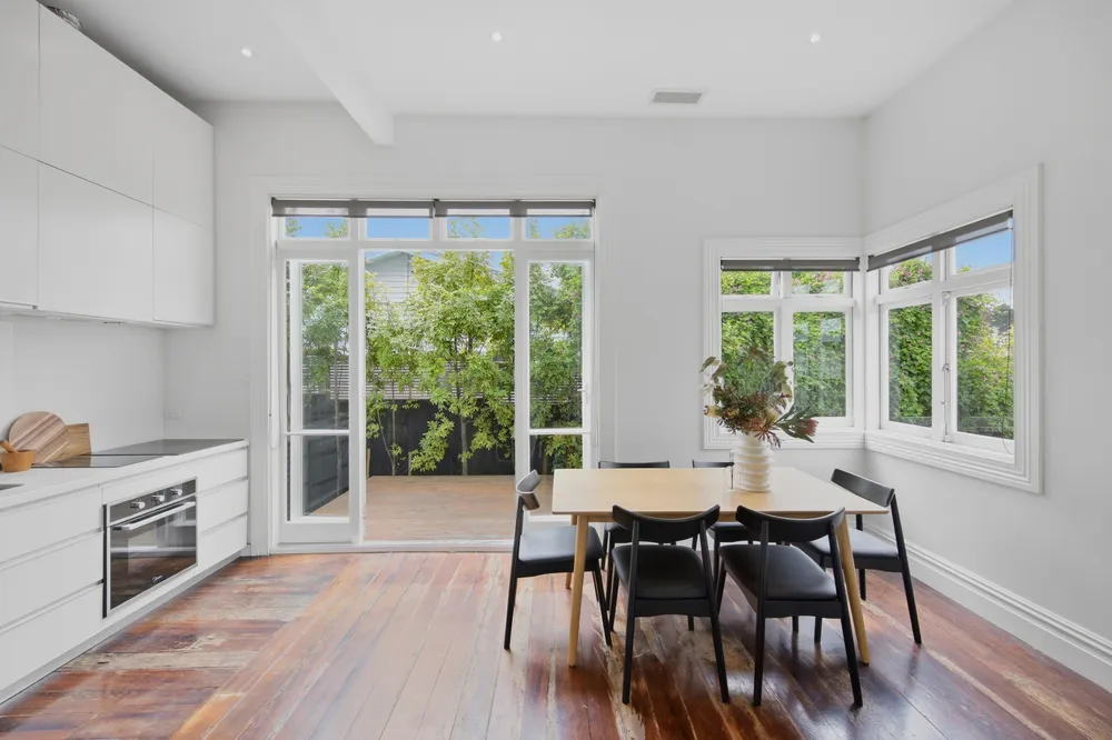 Photos of 35A Holly Street