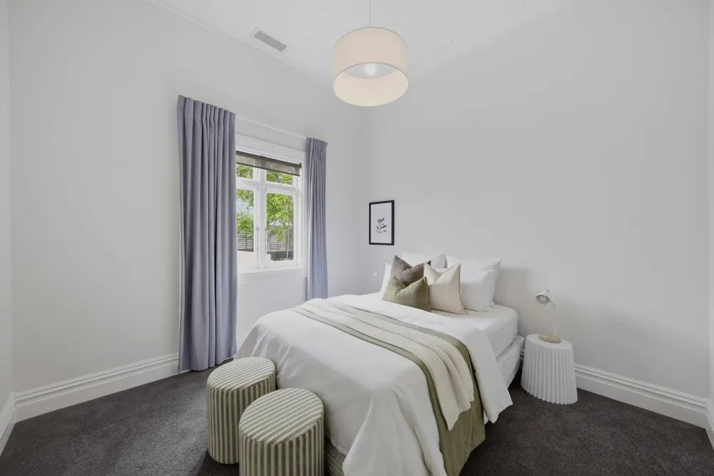 Photos of 35A Holly Street