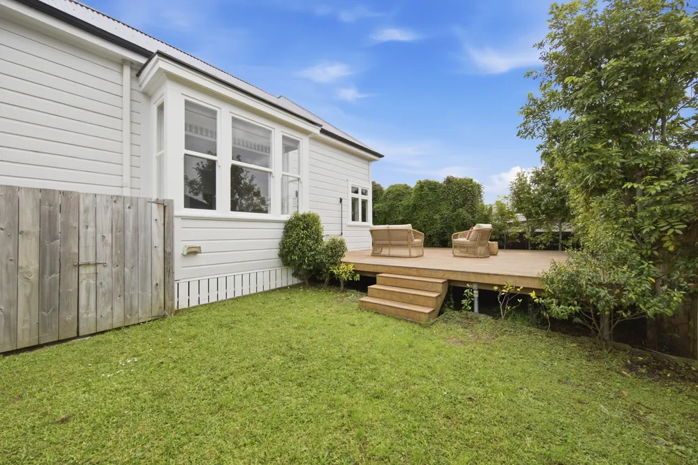 Photos of 35A Holly Street