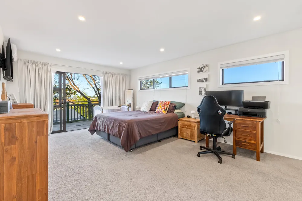 Photos of 10 Orewa Heights Crescent