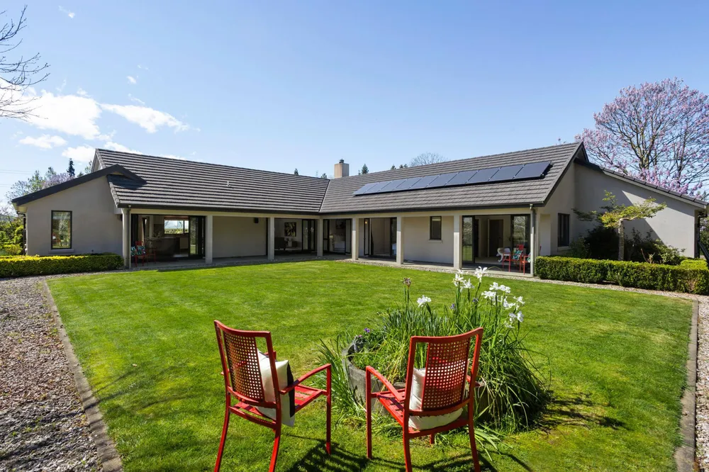 Photos of 491E Bruntwood Road