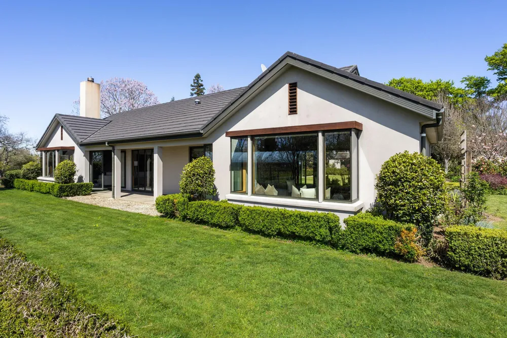 Photos of 491E Bruntwood Road