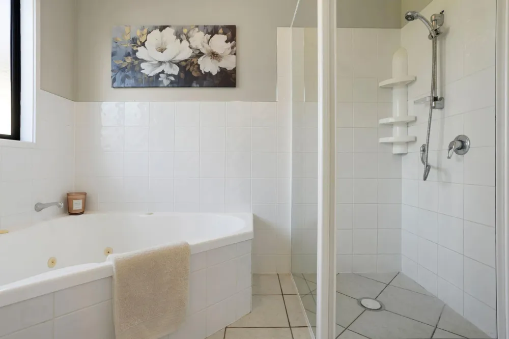 Photos of 491E Bruntwood Road