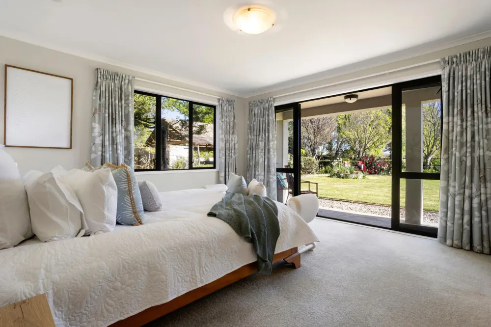 Photos of 491E Bruntwood Road