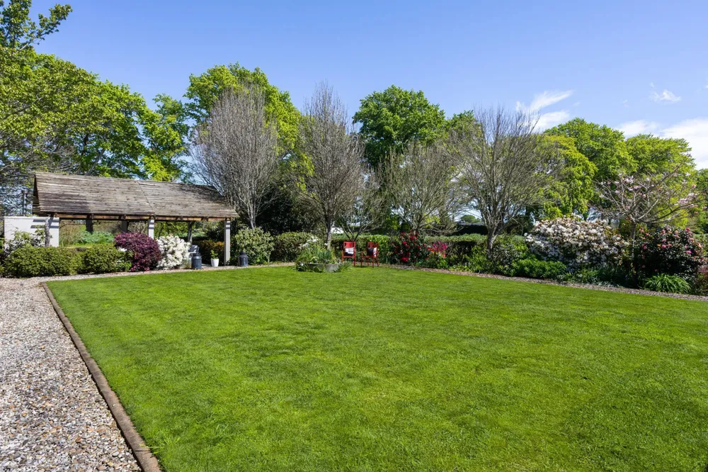 Photos of 491E Bruntwood Road
