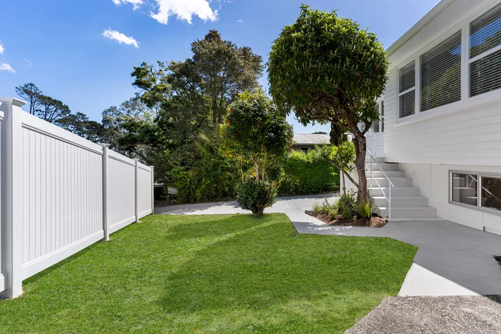 Photos of 15 Rosecamp Road