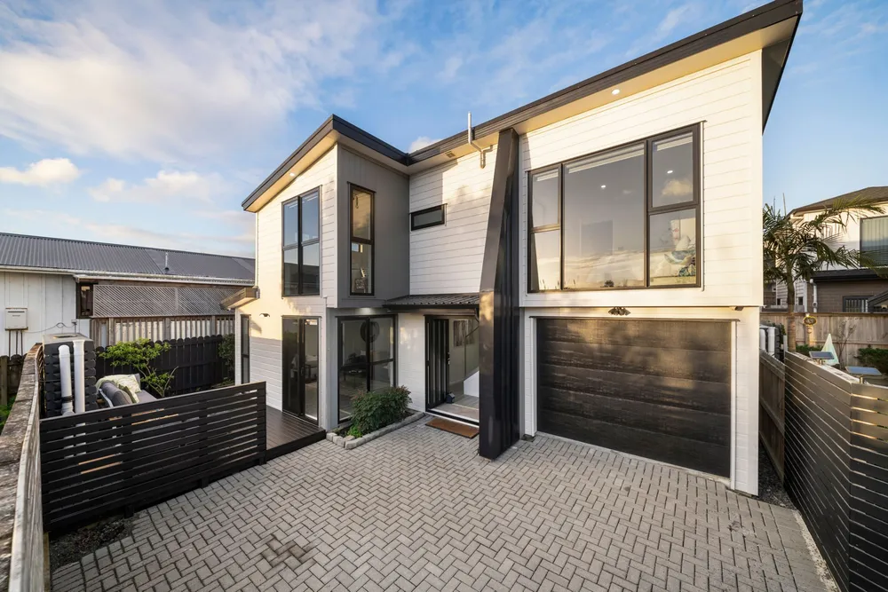 Photos of 15D Addison Street