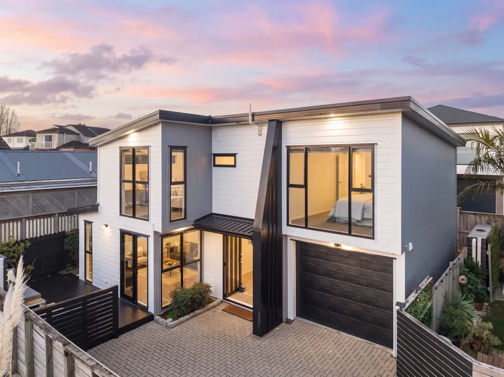 Photos of 15D Addison Street