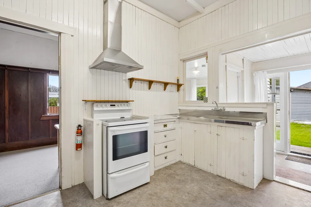 Photos of 1 Whitworth Road