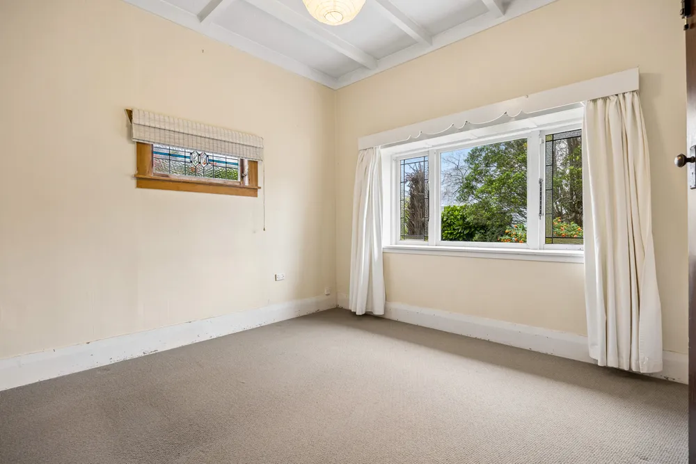 Photos of 1 Whitworth Road