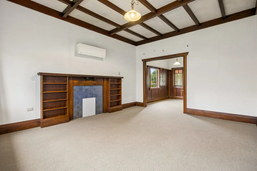 Photos of 1 Whitworth Road