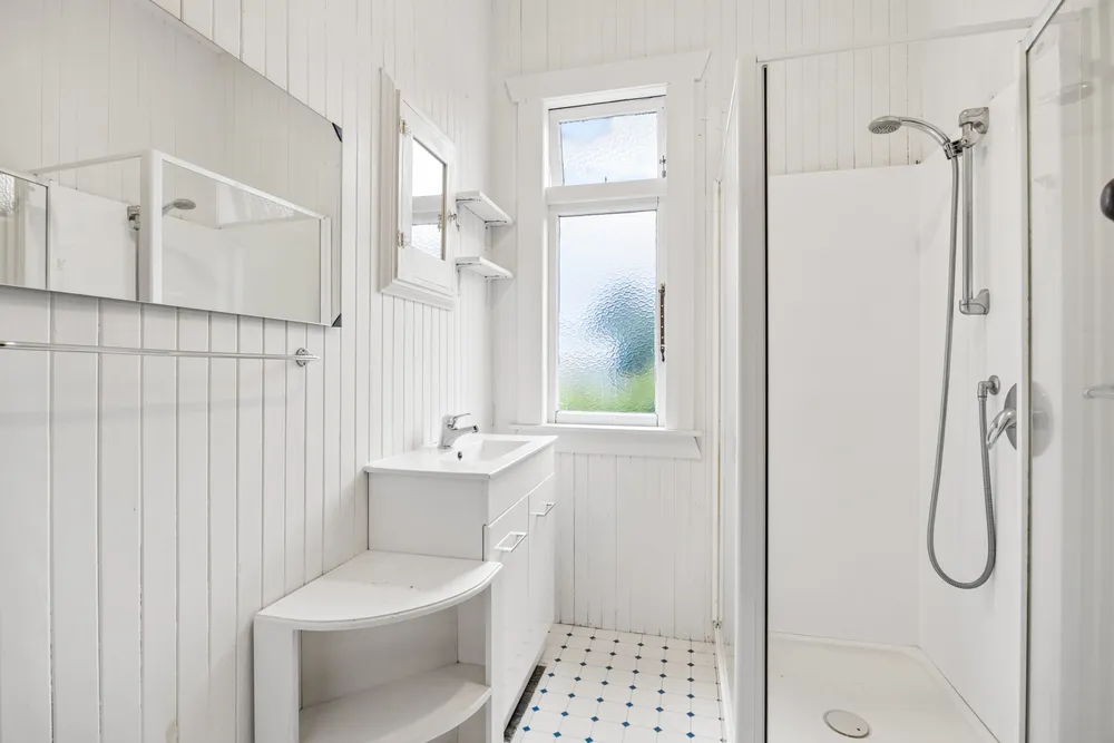 Photos of 1 Whitworth Road