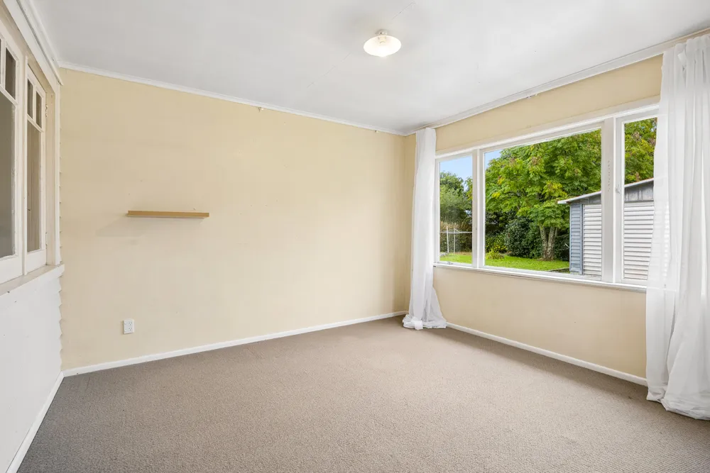 Photos of 1 Whitworth Road