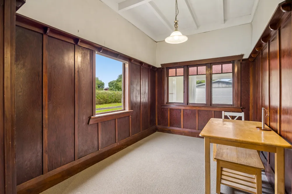 Photos of 1 Whitworth Road
