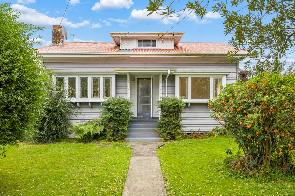 Photos of 1 Whitworth Road