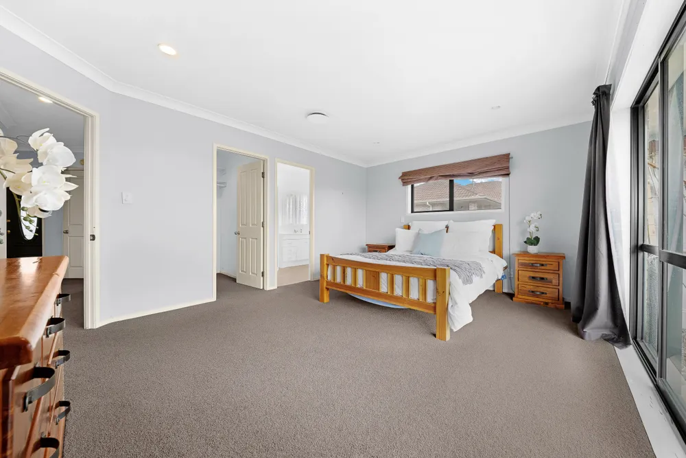 Photos of 25 Castlehill Court