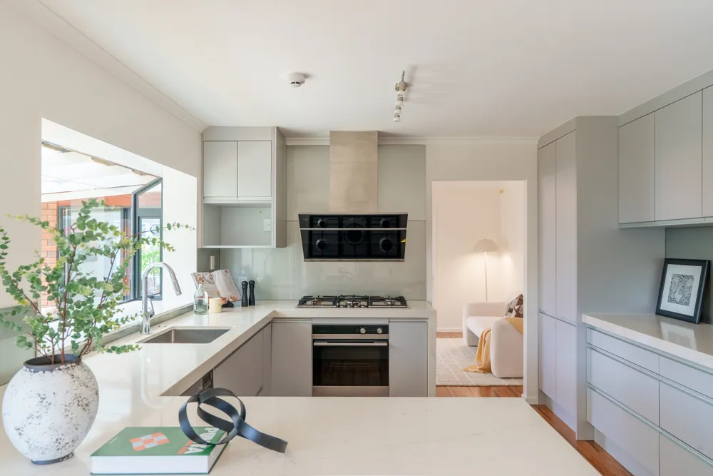 Photos of 37 Vanderbilt Parade