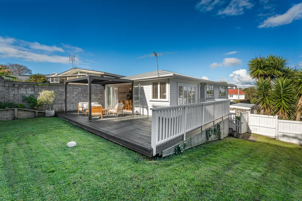 Photos of 33 Mulgan Street